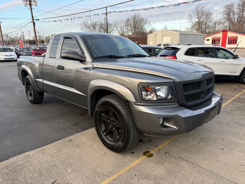 Dodge Dakota SXT Extended Cab 4WD 2011