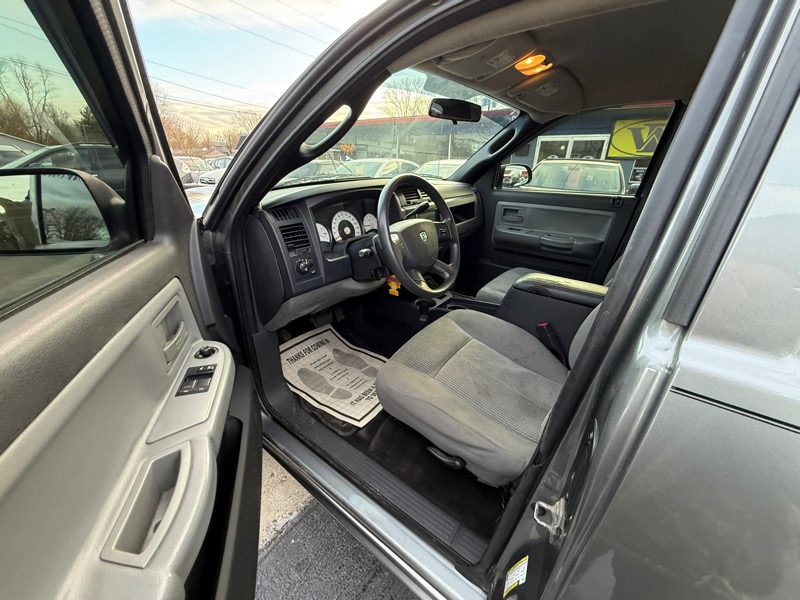 Dodge Dakota SXT Extended Cab 4WD 2011