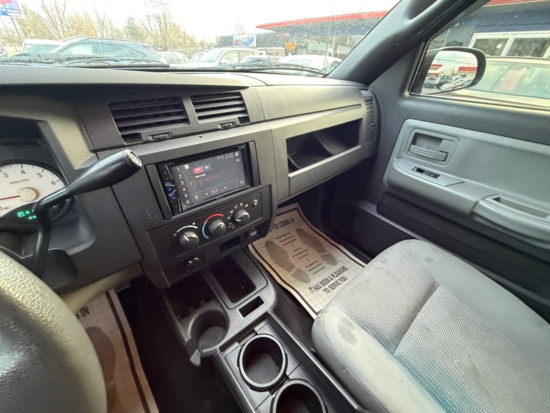 Dodge Dakota SXT Extended Cab 4WD 2011