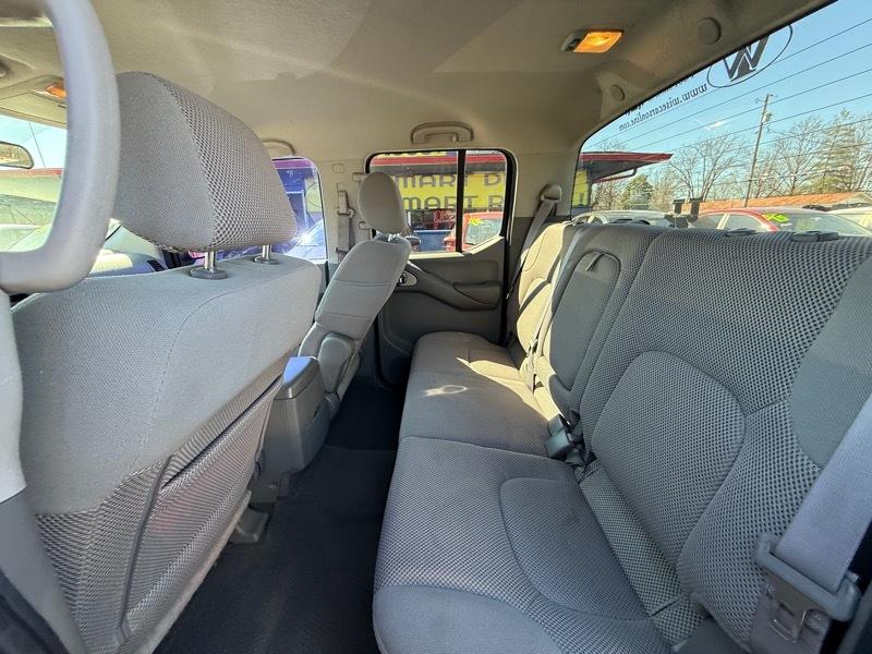 Nissan Frontier LE Crew Cab 2WD 2006