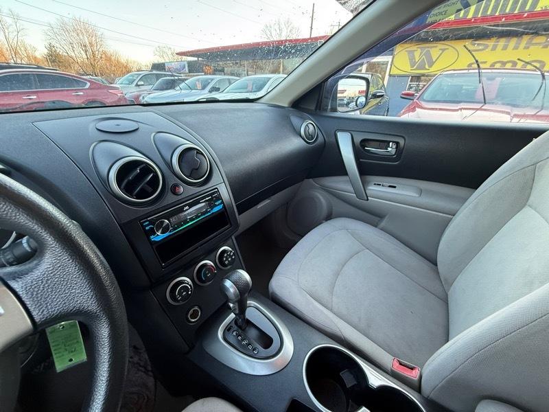 Nissan Rogue S AWD 2010