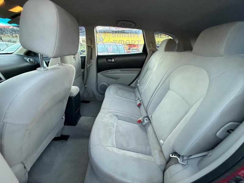 Nissan Rogue S AWD 2010