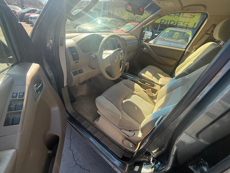 Nissan Frontier LE Crew Cab 2WD 2006