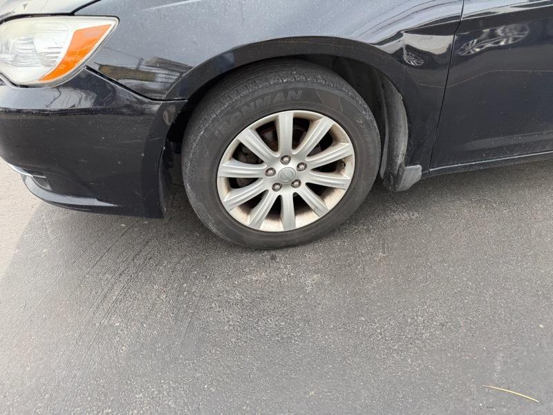 Chrysler 200 Touring 2012