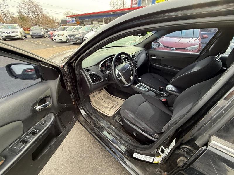 Chrysler 200 Touring 2012