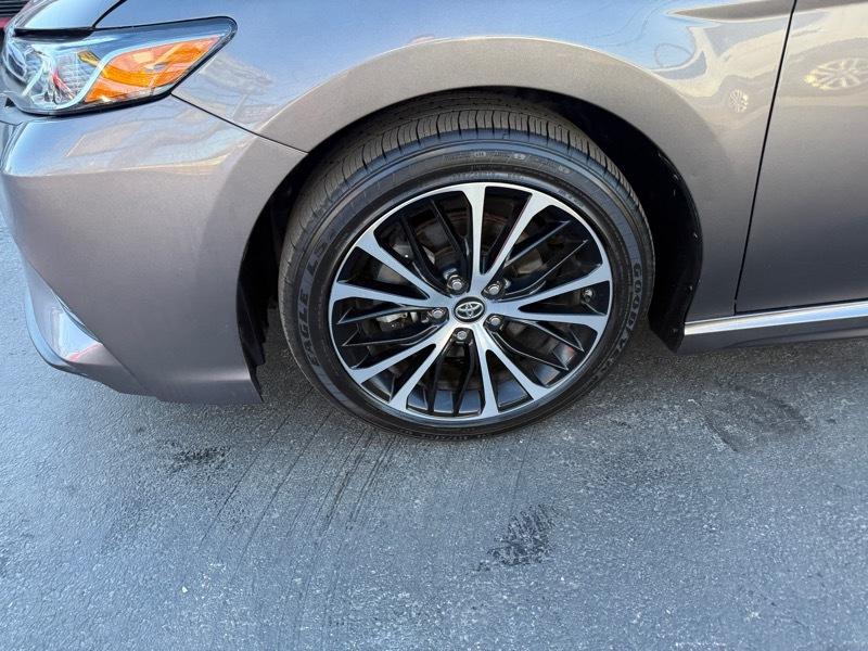 Toyota Camry XLE 2019