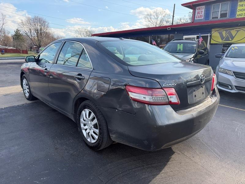 Toyota Camry Base 6-Spd AT 2011