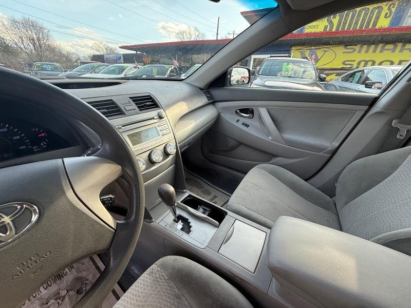 Toyota Camry Base 6-Spd AT 2011