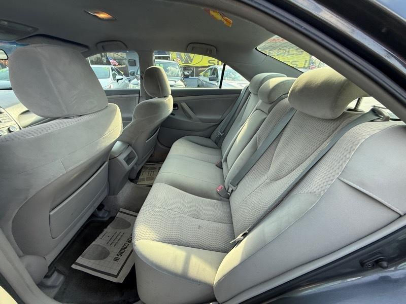 Toyota Camry Base 6-Spd AT 2011