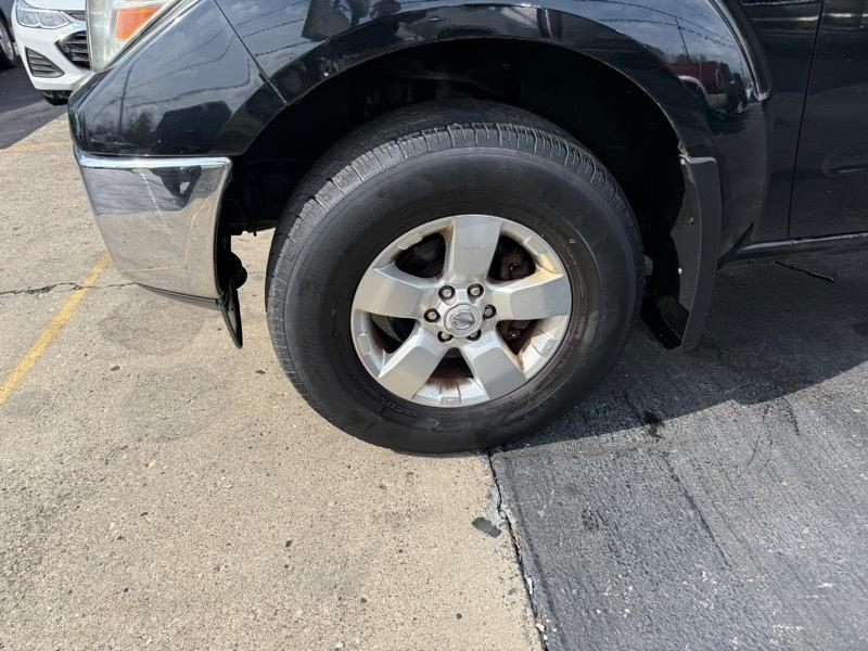 Nissan Frontier SV Crew Cab V6 2011