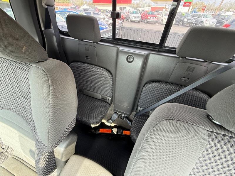 Nissan Frontier SV Crew Cab V6 2011