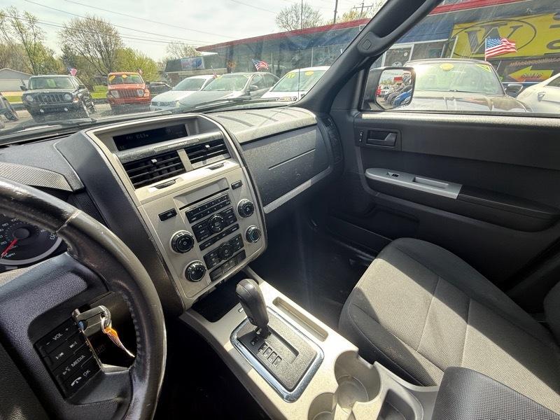 Ford Escape XLT FWD 2010