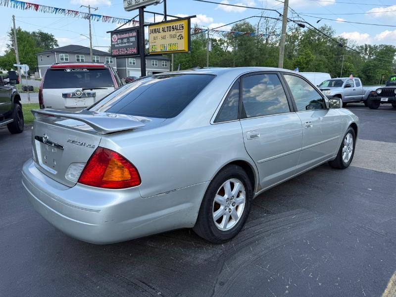Toyota Avalon XL 2000
