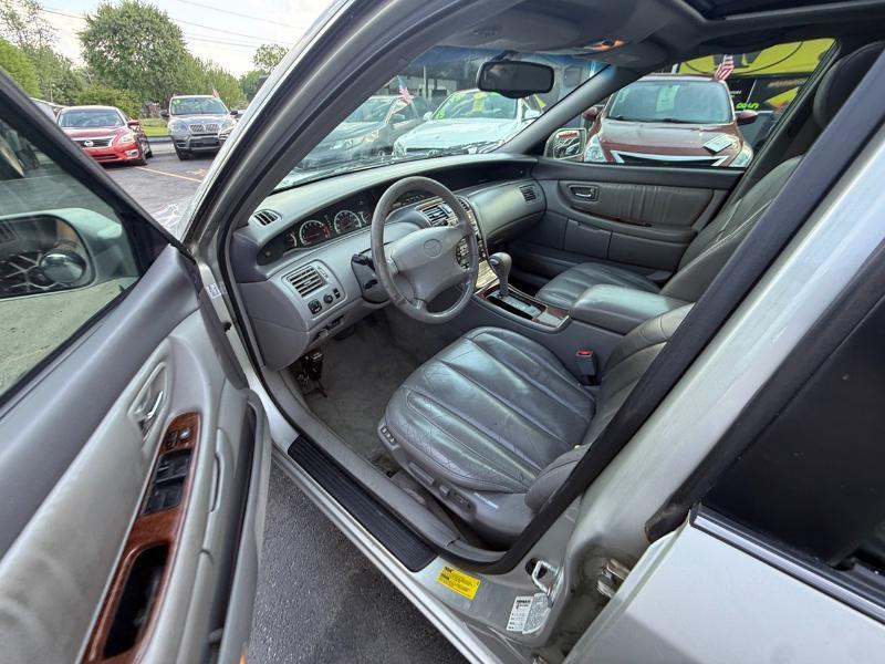 Toyota Avalon XL 2000