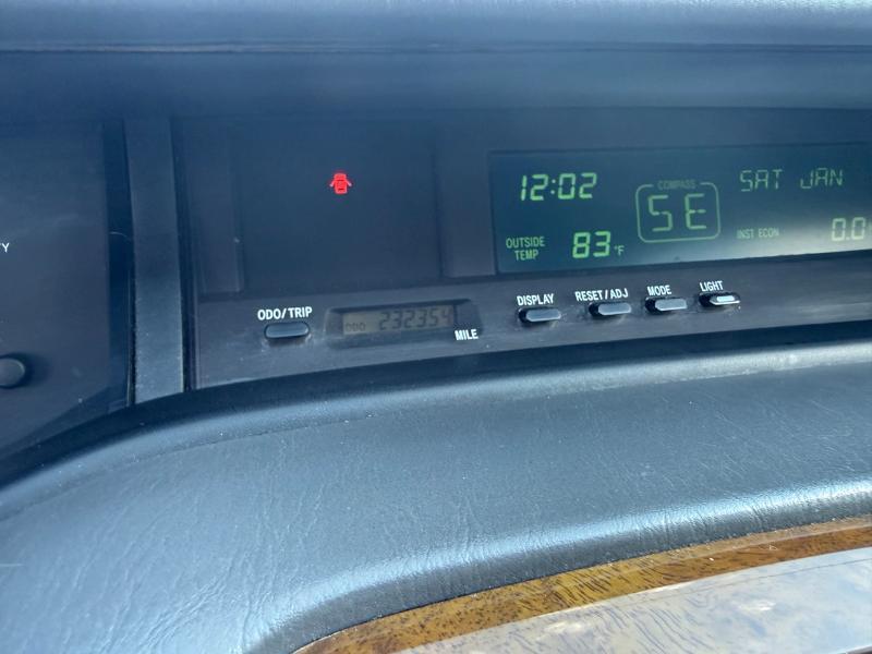 Toyota Avalon XL 2000