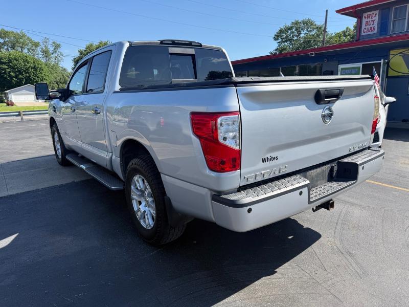 Nissan Titan Platinum Reserve Crew Cab 4WD 2017