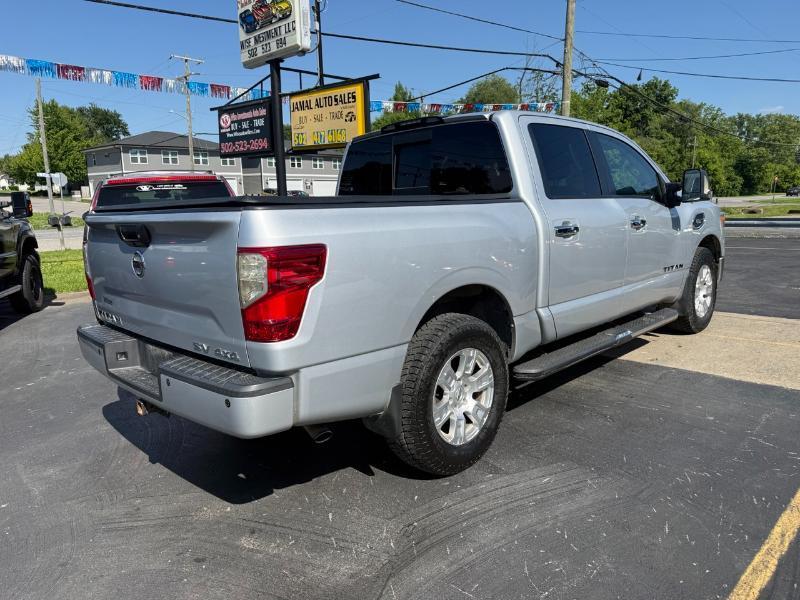 Nissan Titan Platinum Reserve Crew Cab 4WD 2017