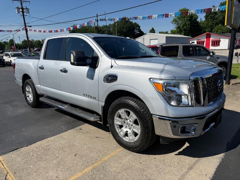 Nissan Titan Platinum Reserve Crew Cab 4WD 2017