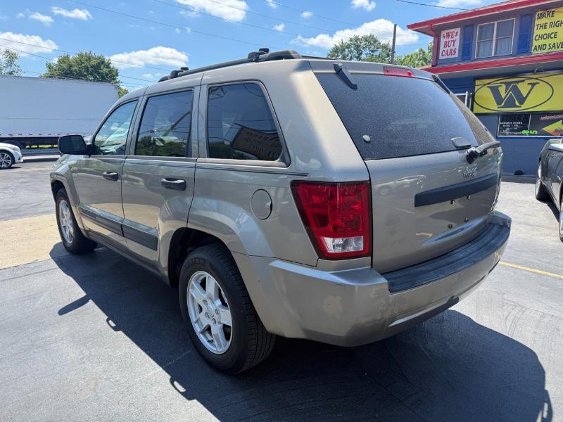 Jeep Grand Cherokee Laredo 2WD 2005