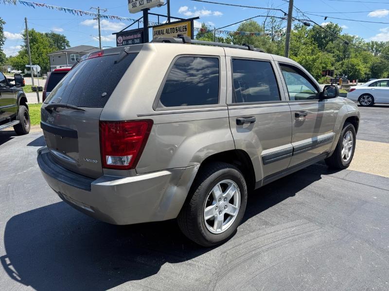 Jeep Grand Cherokee Laredo 2WD 2005