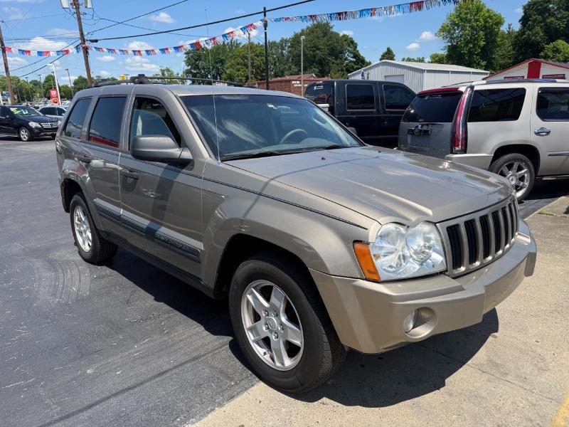 Jeep Grand Cherokee Laredo 2WD 2005