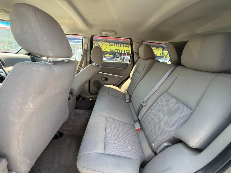 Jeep Grand Cherokee Laredo 2WD 2005