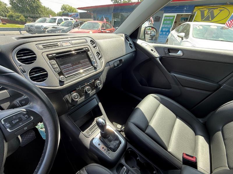 Volkswagen Tiguan S 4Motion 2012