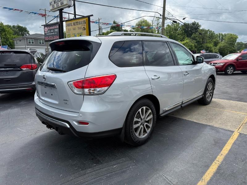 Nissan Pathfinder SV 4WD 2015