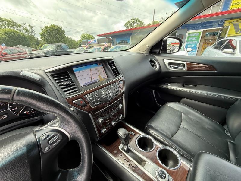 Nissan Pathfinder SV 4WD 2015