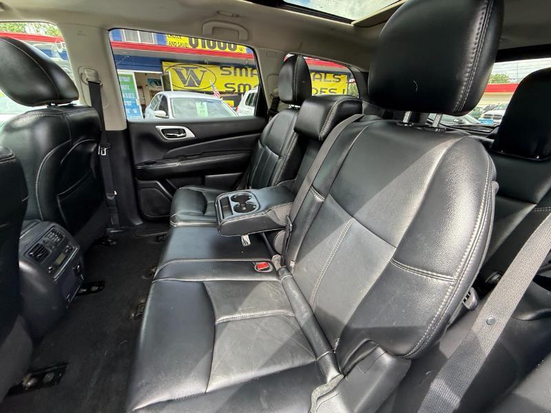Nissan Pathfinder SV 4WD 2015