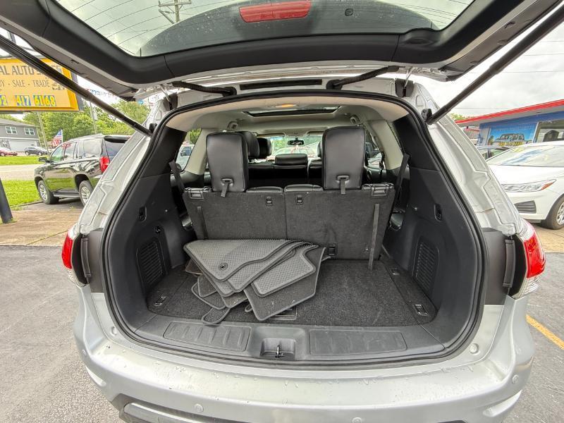 Nissan Pathfinder SV 4WD 2015