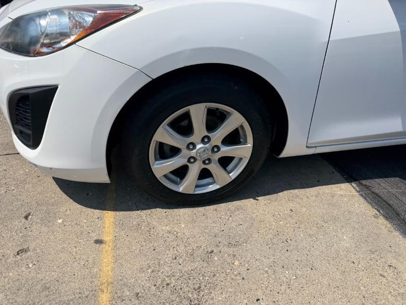 Mazda MAZDA3 i Touring 4-door 2011