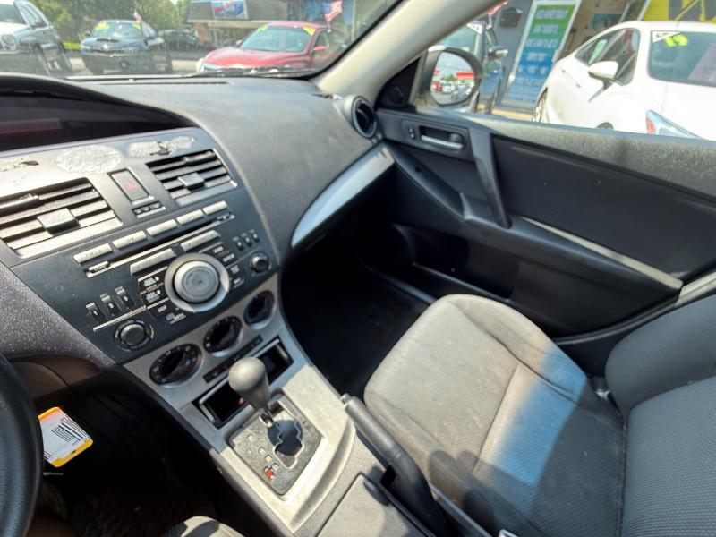 Mazda MAZDA3 i Touring 4-door 2011