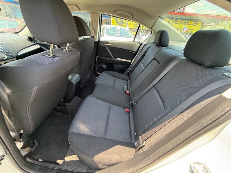 Mazda MAZDA3 i Touring 4-door 2011