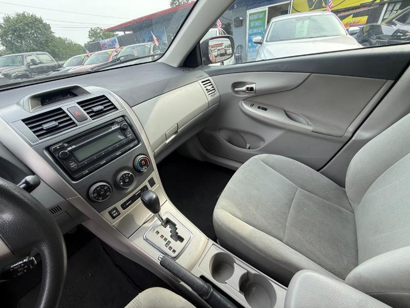 Toyota Corolla S 4-Speed AT 2012