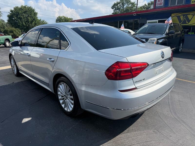 Volkswagen Passat SE PZEV 6A w/ Sunroof & Nav 2016