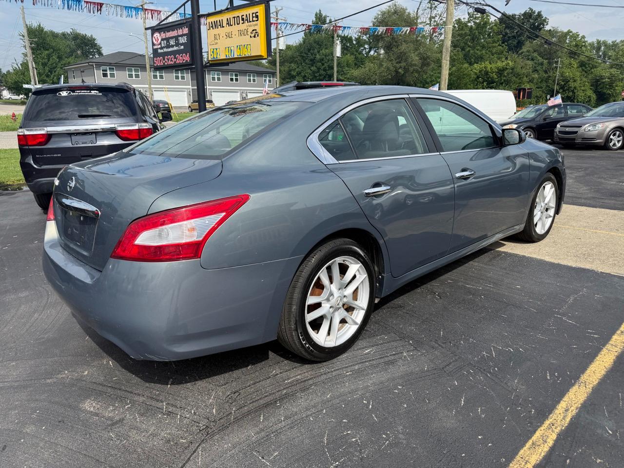 Nissan Maxima S 2009