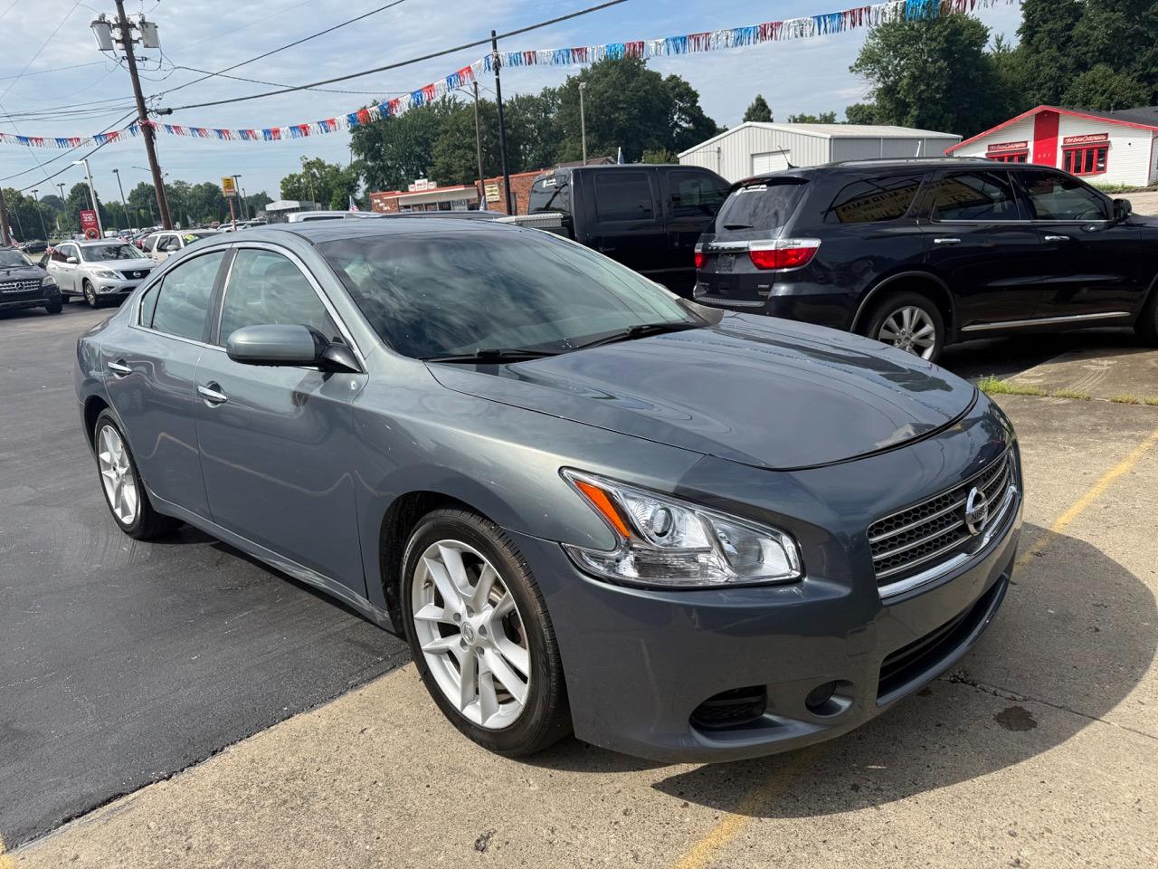 Nissan Maxima S 2009