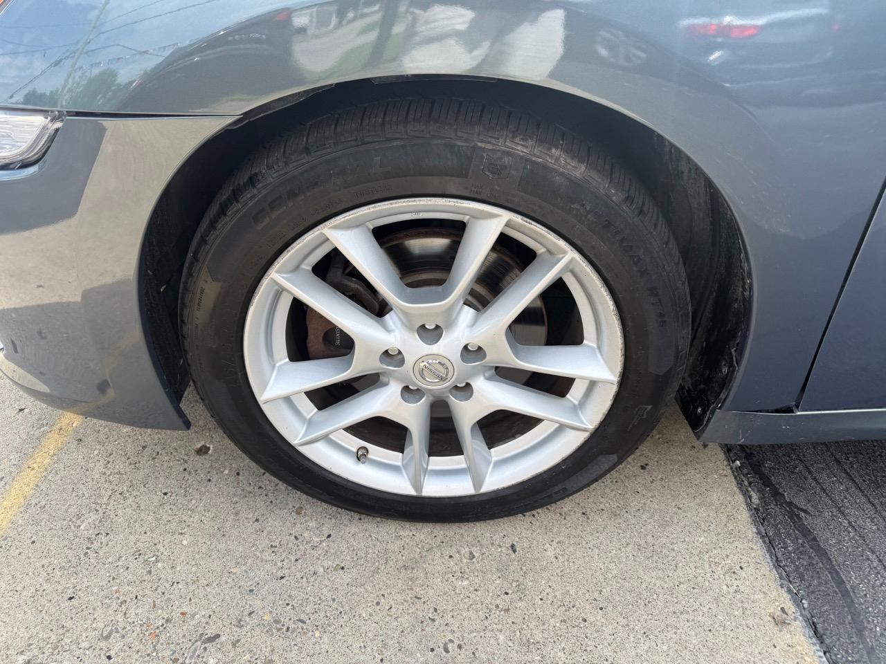 Nissan Maxima S 2009