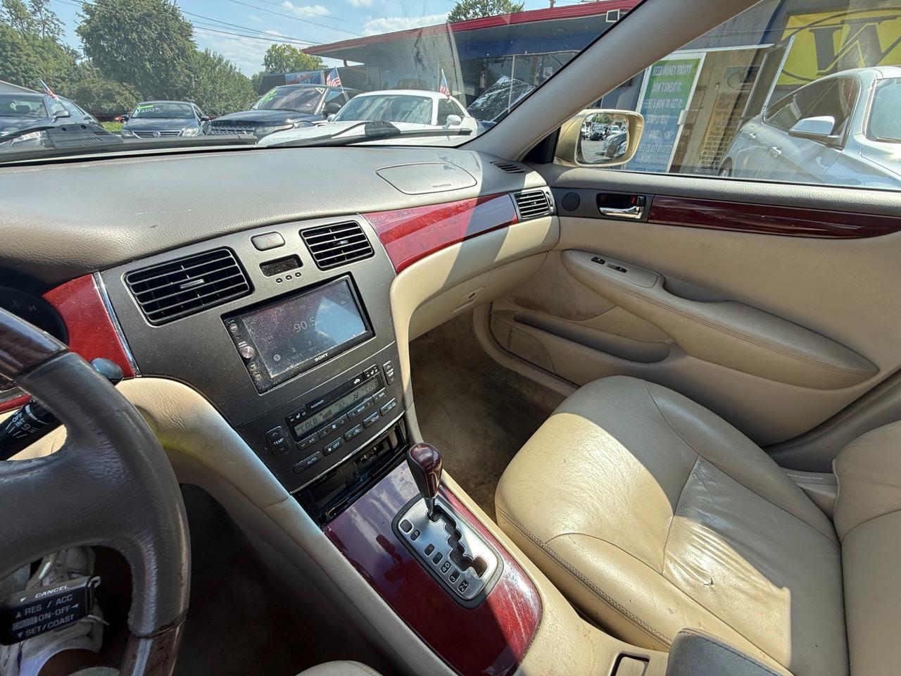 Lexus ES 300 Sedan 2002