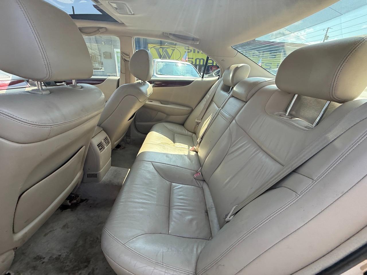 Lexus ES 300 Sedan 2002