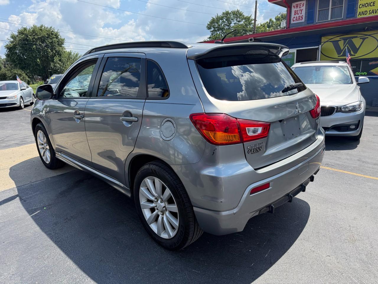 Mitsubishi Outlander Sport SE 2WD 2011