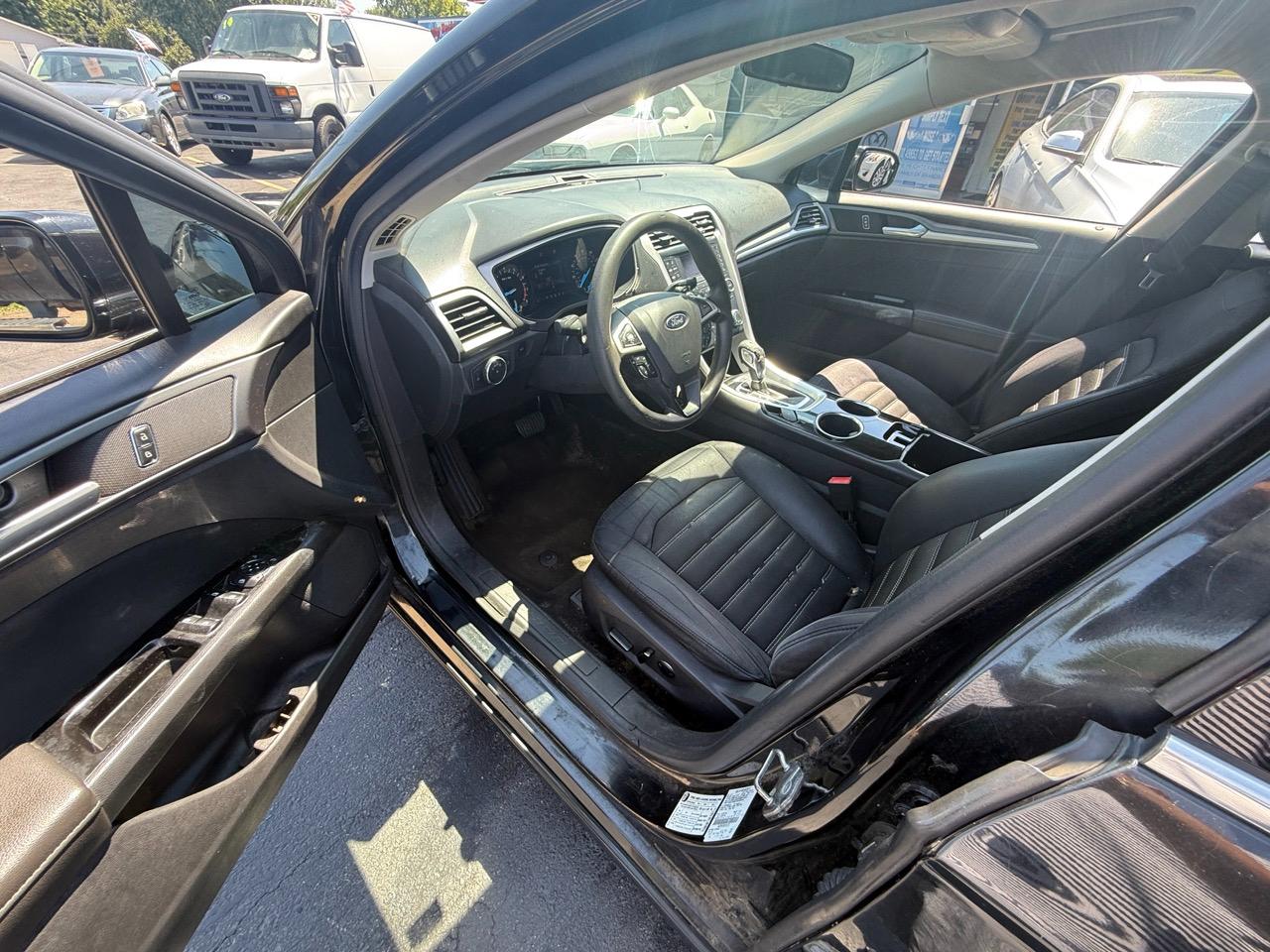Ford Fusion SE 2013