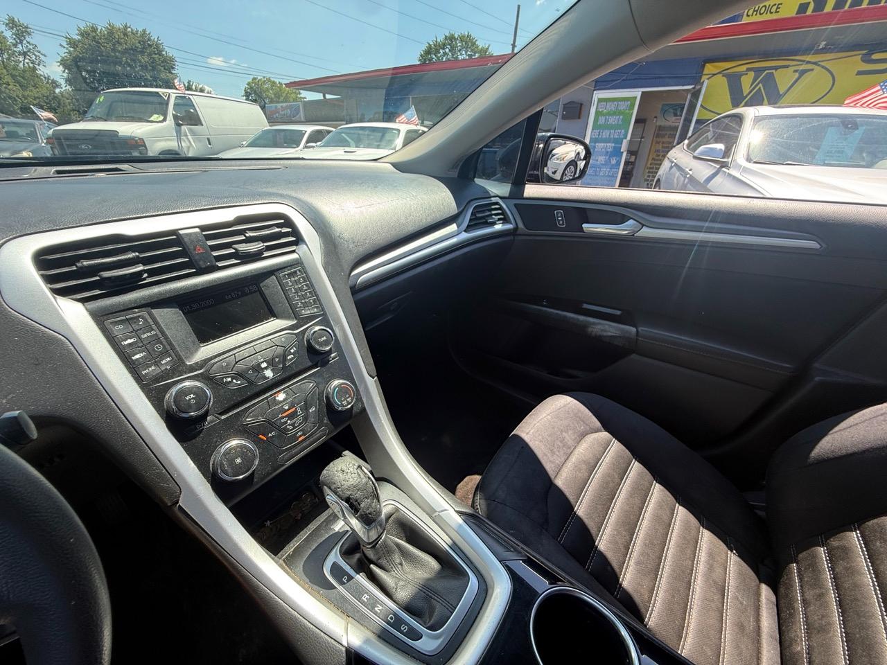 Ford Fusion SE 2013
