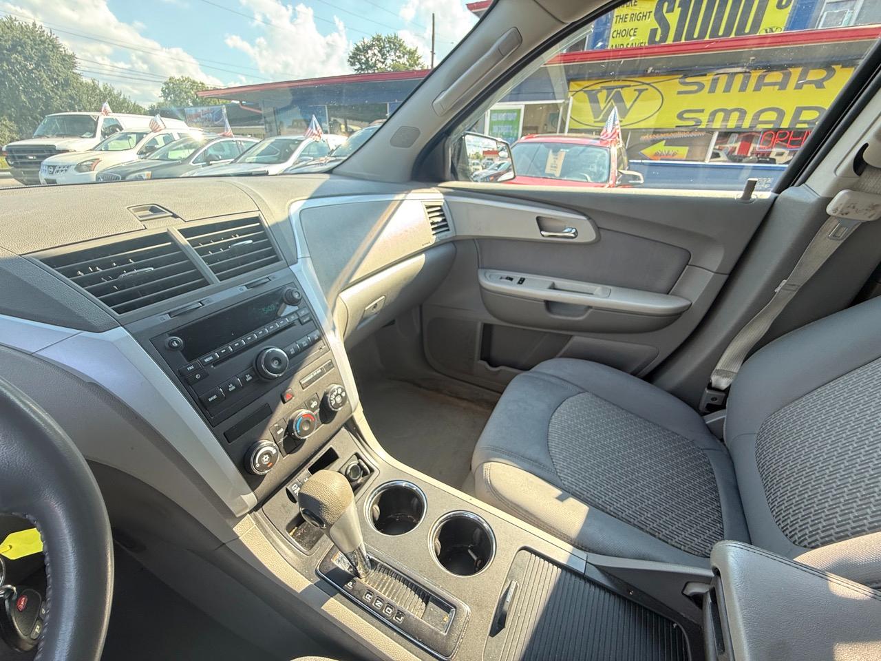 Chevrolet Traverse LS FWD w/PDC 2012