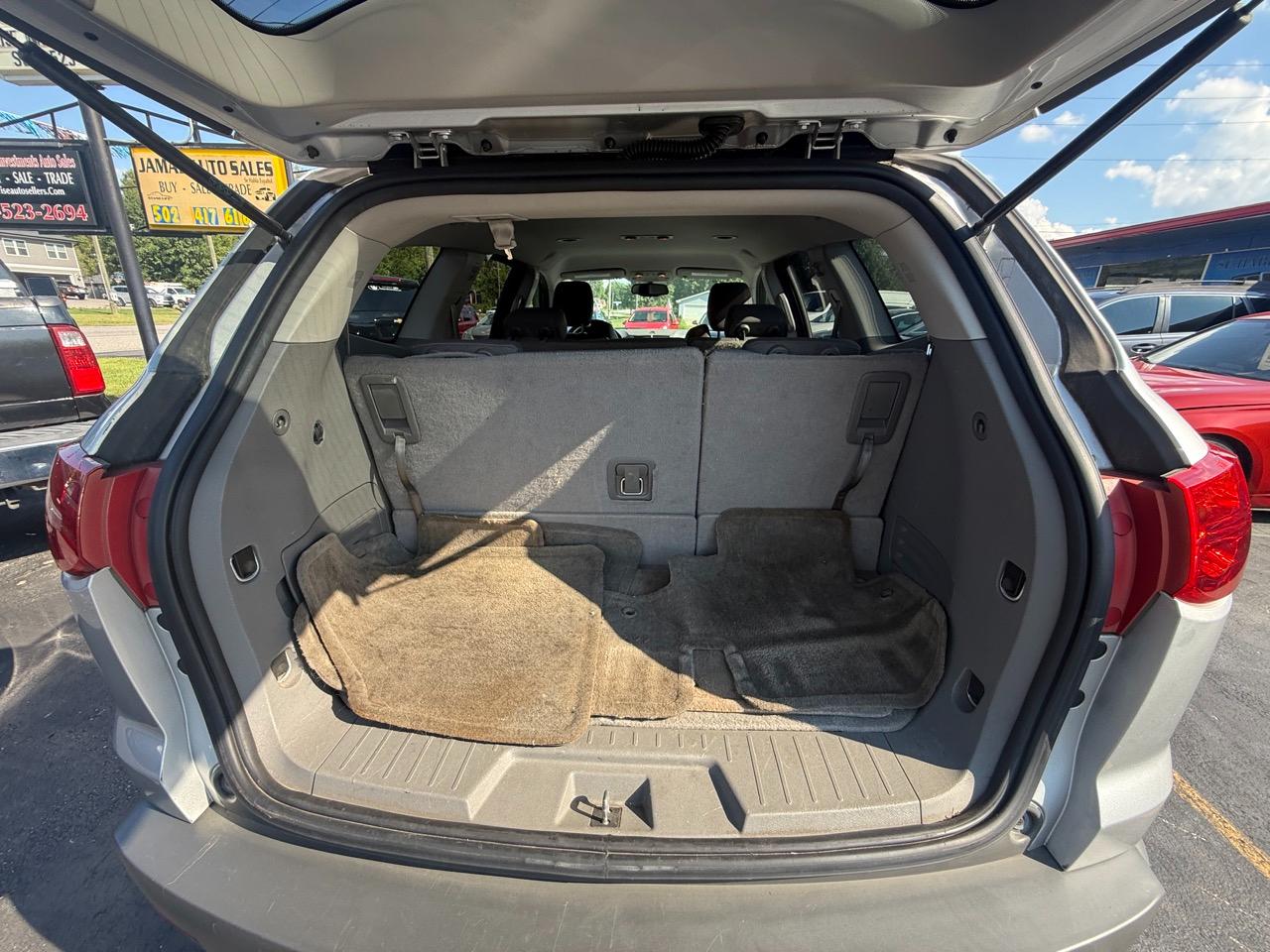 Chevrolet Traverse LS FWD w/PDC 2012