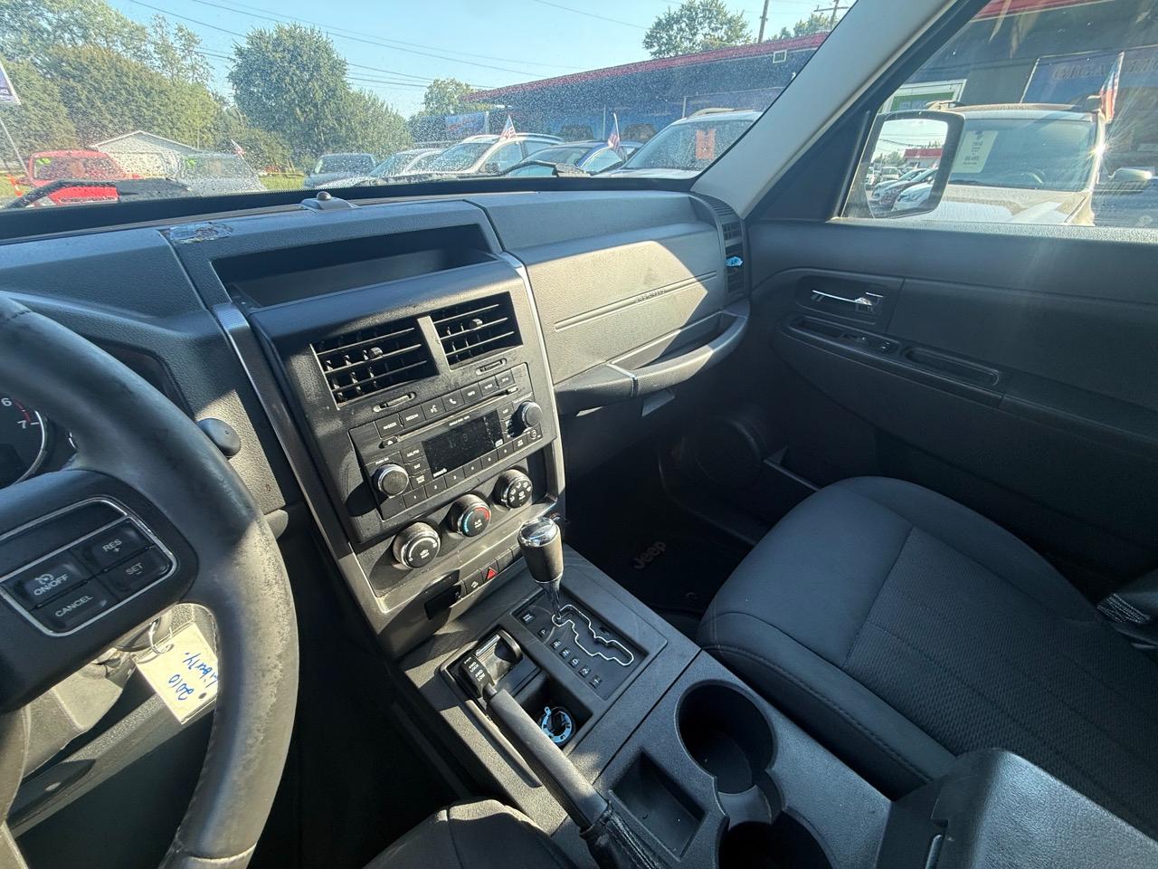 Jeep Liberty Sport 4WD 2011