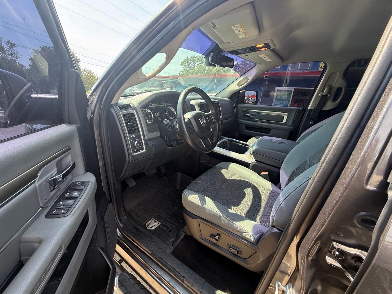 RAM 1500 Outdoorsman 4x4 Crew Cab 6'4" Box 2016