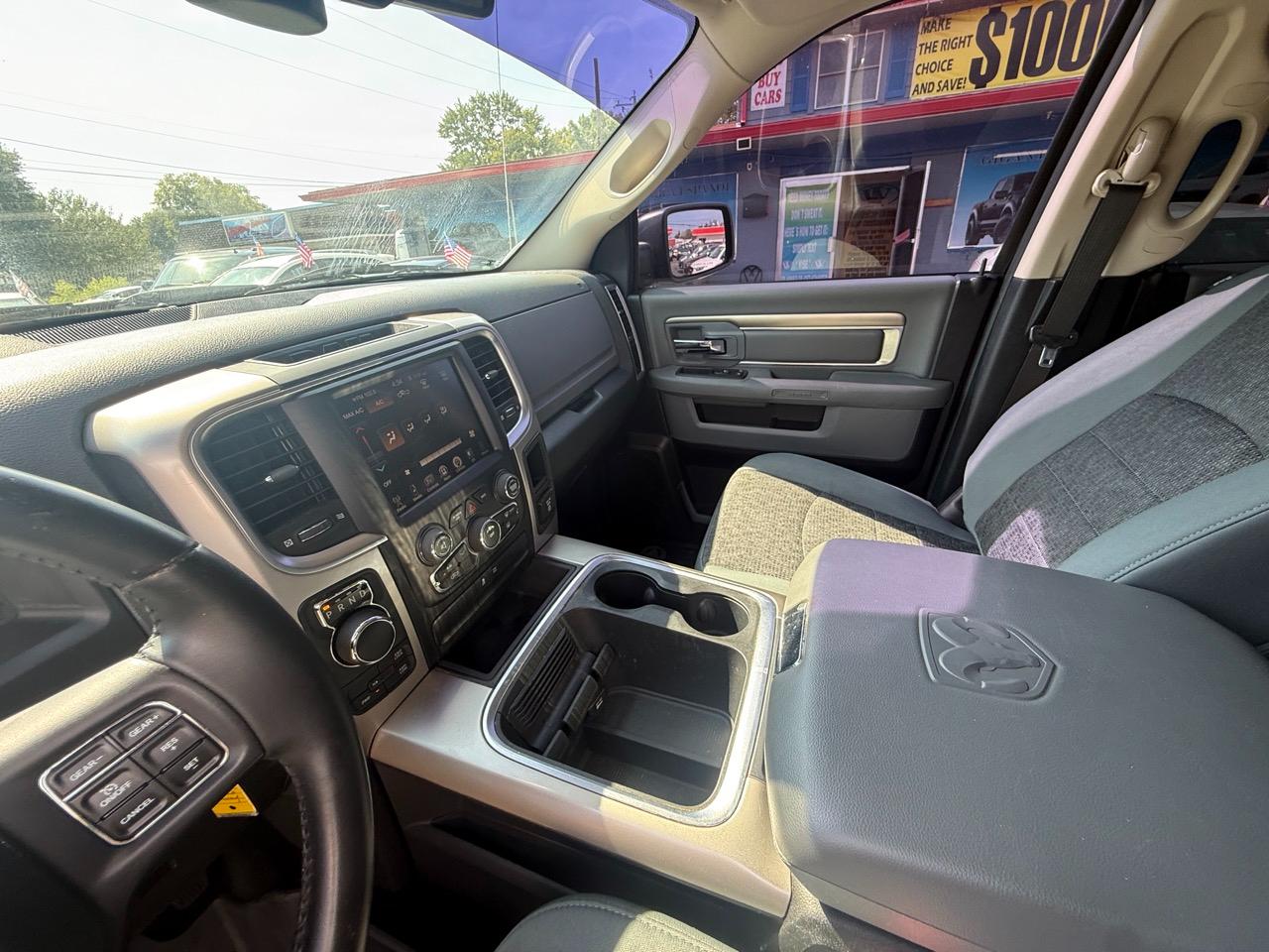 RAM 1500 Outdoorsman 4x4 Crew Cab 6'4" Box 2016