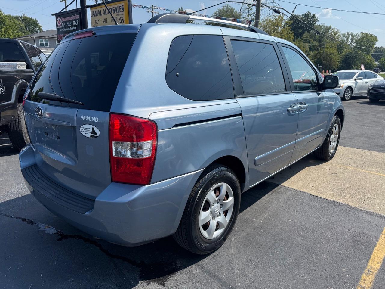 Kia Sedona LX LWB 2010